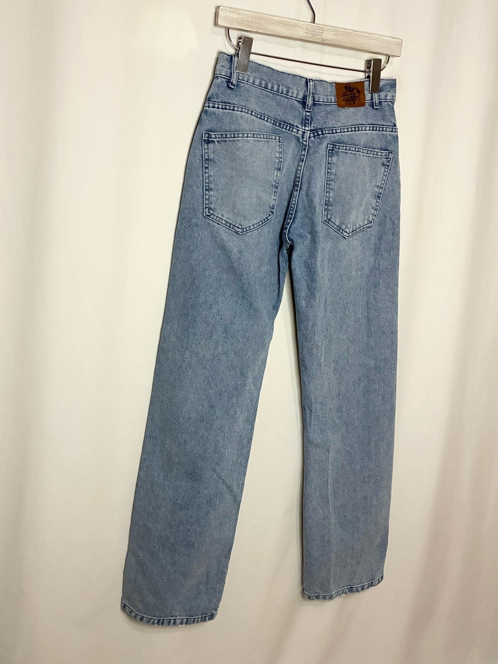 Guizio Vintage Fit Denim - Picture 5 of 9